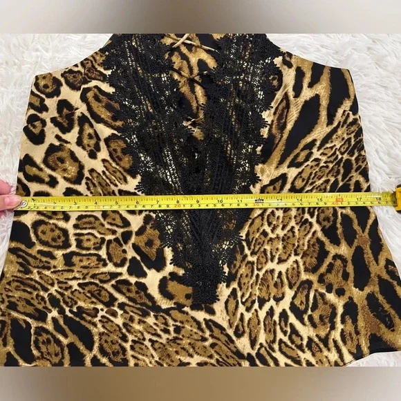 WAYF leopard print sleeveless  blouse lace up size xs - Picture 8 of 8